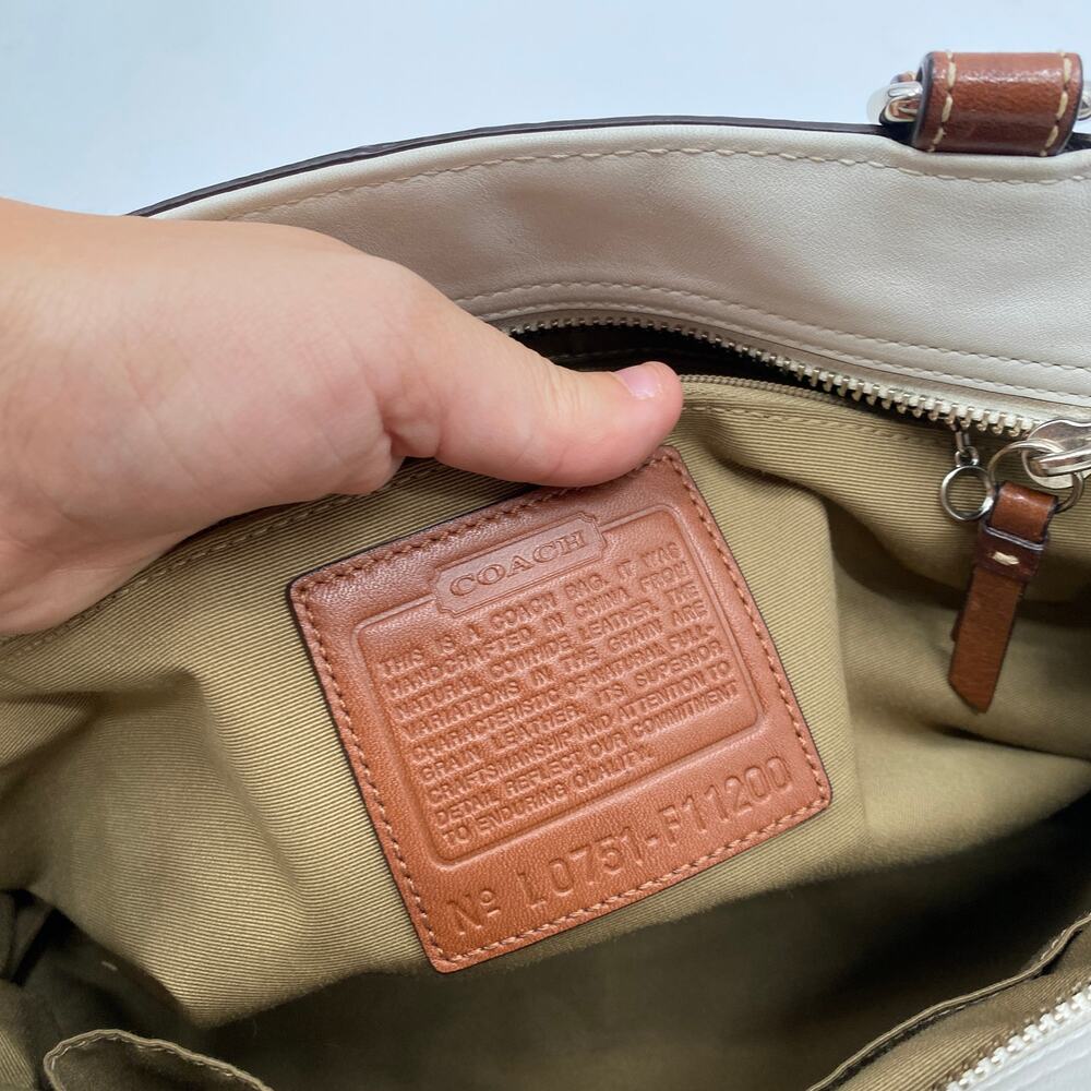 Coach white & brown leather hampton shoulder bag - Picture 7 of 9